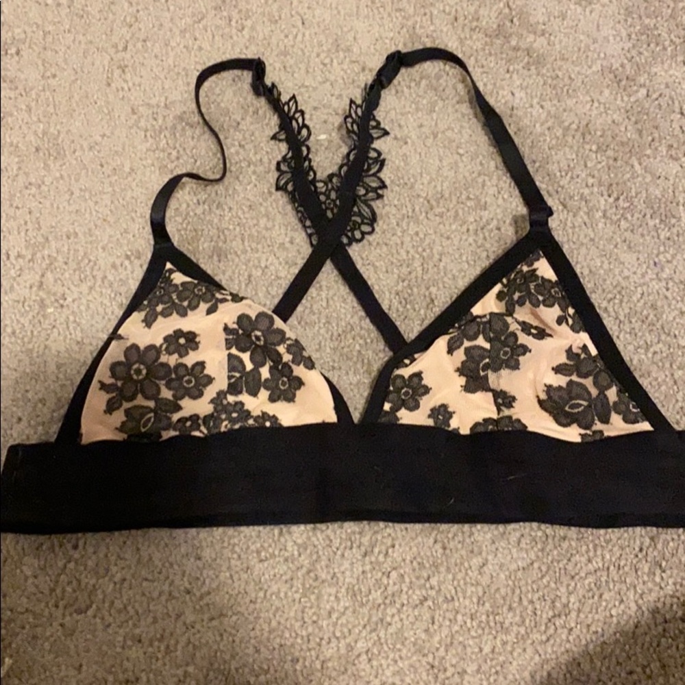 Black/nude flower bra-let